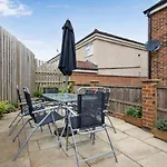 Holiday home Stonecliffe 33 By Alt-stay Contractor - 3 Bed Contractor With Parking, Wi-fi & Full Kitchen - Ideal For Long Leeds (West Yorkshire)
