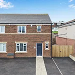Stonecliffe 33 By Alt-stay Contractor - 3 Bed Contractor With Parking, Wi-fi & Full Kitchen - Ideal For Long * Leeds (West Yorkshire)