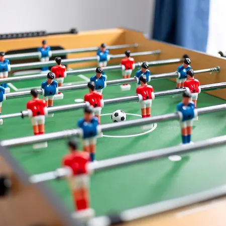 Alt-stay Leeds, M621 Junction 1 - Free Parking & Fast Wi-fi - Fussball Table - Master En-suite - Idea For Contractors & Long 度假居 利兹