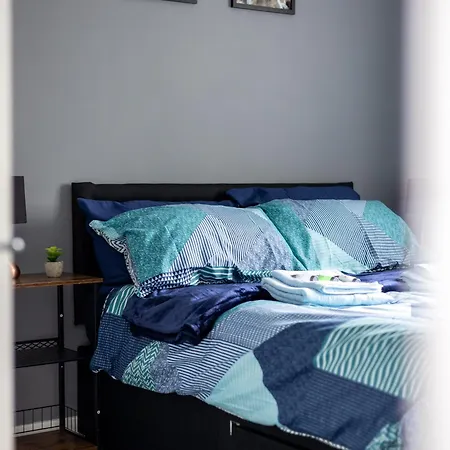 Alt-stay Leeds, M621 Junction 1 - Free Parking & Fast Wi-fi - Fussball Table - Master En-suite - Idea For Contractors & Long 利兹
