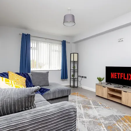 Alt-stay Leeds, M621 Junction 1 - Free Parking & Fast Wi-fi - Fussball Table - Master En-suite - Idea For Contractors & Long 利兹