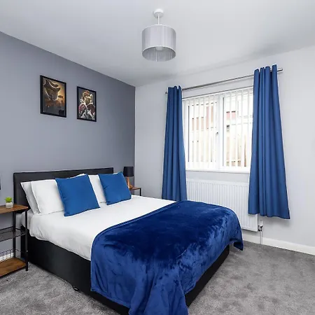 度假居 Alt-stay Leeds, M621 Junction 1 - Free Parking & Fast Wi-fi - Fussball Table - Master En-suite - Idea For Contractors & Long
