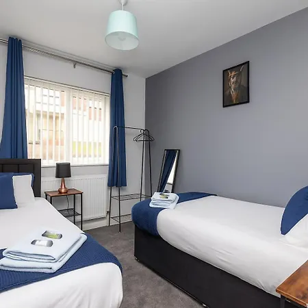 Alt-stay Leeds, M621 Junction 1 - Free Parking & Fast Wi-fi - Fussball Table - Master En-suite - Idea For Contractors & Long 利兹