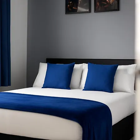 度假居 Alt-stay Leeds, M621 Junction 1 - Free Parking & Fast Wi-fi - Fussball Table - Master En-suite - Idea For Contractors & Long 利兹