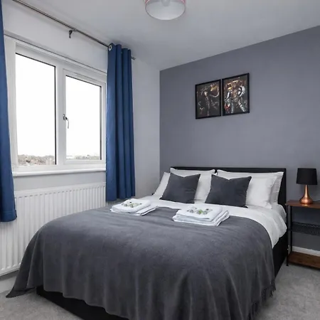 Stonecliffe 33 By Alt-stay Contractor - 3 Bed Contractor With Parking, Wi-fi & Full Kitchen - Ideal For Long