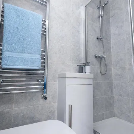 Stonecliffe 33 By Alt-stay Contractor - 3 Bed Contractor With Parking, Wi-fi & Full Kitchen - Ideal For Long * Leeds (West Yorkshire)