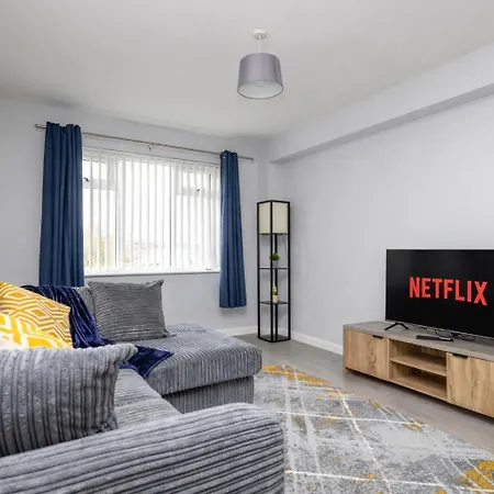 Stonecliffe 33 By Alt-stay Contractor - 3 Bed Contractor With Parking, Wi-fi & Full Kitchen - Ideal For Long *
