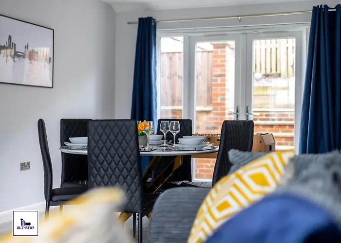 Stonecliffe 33 By Alt-Stay Contractor Accommodation - 3 Bed Contractor Home With Parking, Wi-Fi & Full Kitchen - Ideal For Long Stays * ليدز