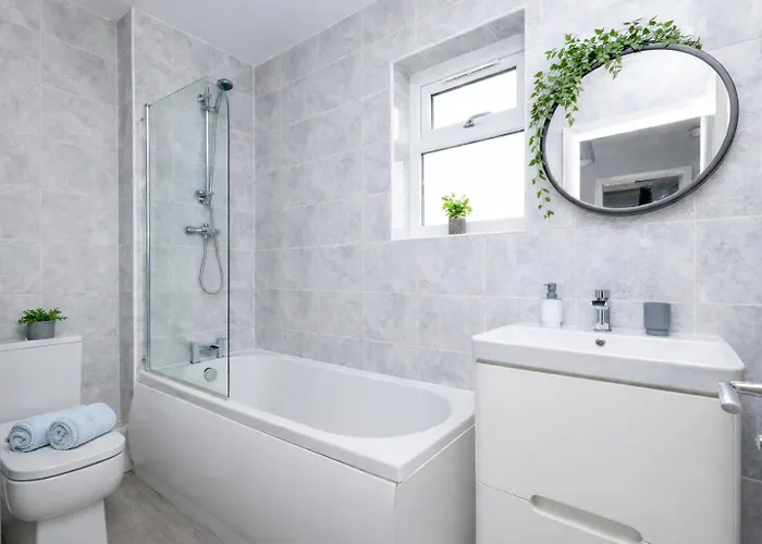 Stonecliffe 33 By Alt-Stay Contractor Accommodation - 3 Bed Contractor Home With Parking, Wi-Fi & Full Kitchen - Ideal For Long Stays