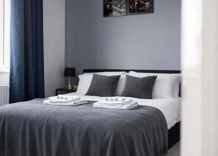 Stonecliffe 33 By Alt-Stay Contractor Accommodation - 3 Bed Contractor Home With Parking, Wi-Fi & Full Kitchen - Ideal For Long Stays Holiday home Leeds (West Yorkshire)