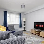 Stonecliffe 33 By Alt-stay Contractor - 3 Bed Contractor With Parking, Wi-fi & Full Kitchen - Ideal For Long *