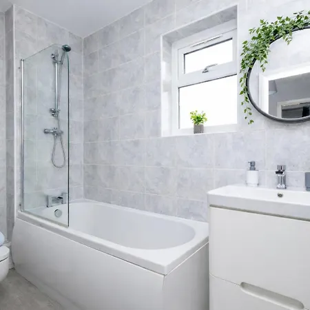 Stonecliffe 33 By Alt-Stay Contractor Accommodation - 3 Bed Contractor Home With Parking, Wi-Fi & Full Kitchen - Ideal For Long Stays